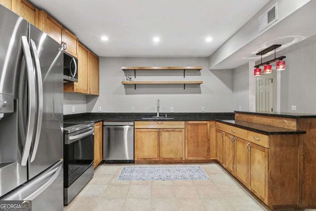 1405 Oakridge Circle, Decatur, GA 30033