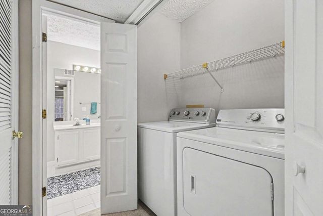 1405 Oakridge Circle, Decatur, GA 30033