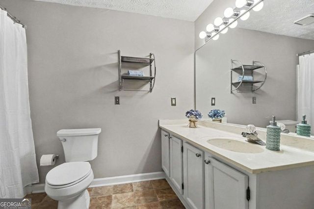 1405 Oakridge Circle, Decatur, GA 30033