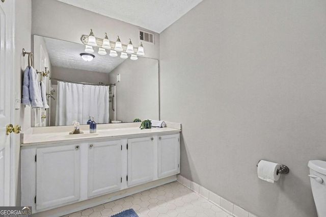 1405 Oakridge Circle, Decatur, GA 30033