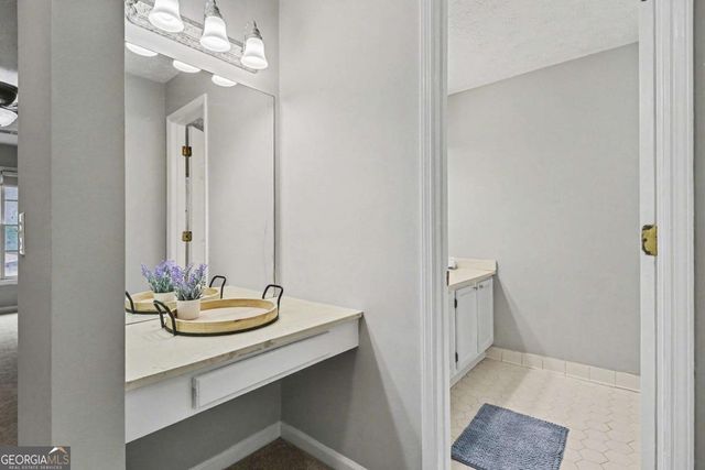 1405 Oakridge Circle, Decatur, GA 30033