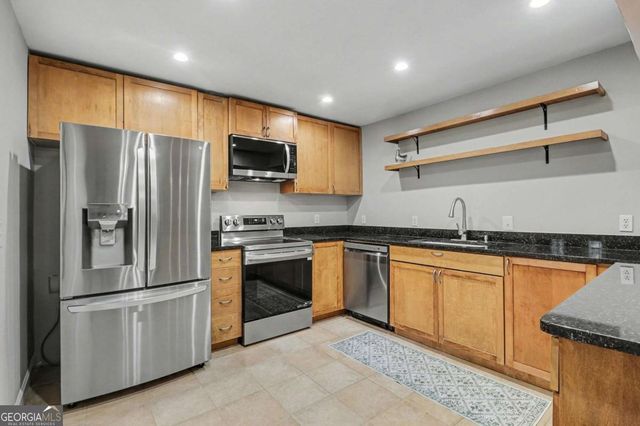 1405 Oakridge Circle, Decatur, GA 30033