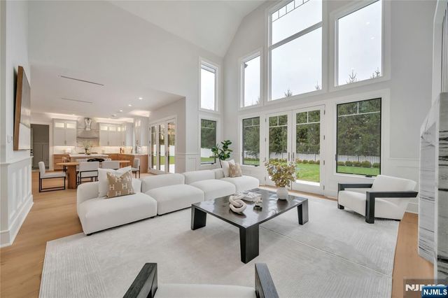 7 Central Avenue, Demarest, NJ 07627