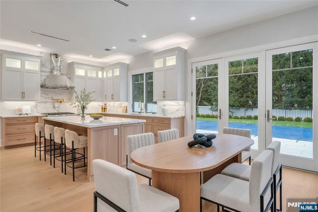 7 Central Avenue, Demarest, NJ 07627