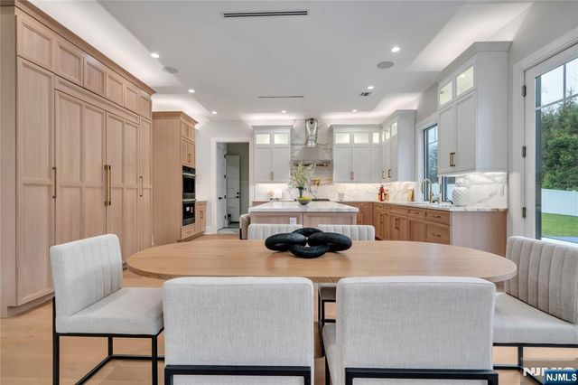 7 Central Avenue, Demarest, NJ 07627