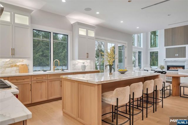 7 Central Avenue, Demarest, NJ 07627