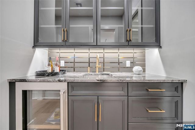 7 Central Avenue, Demarest, NJ 07627