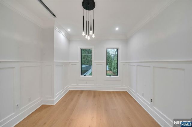 7 Central Avenue, Demarest, NJ 07627