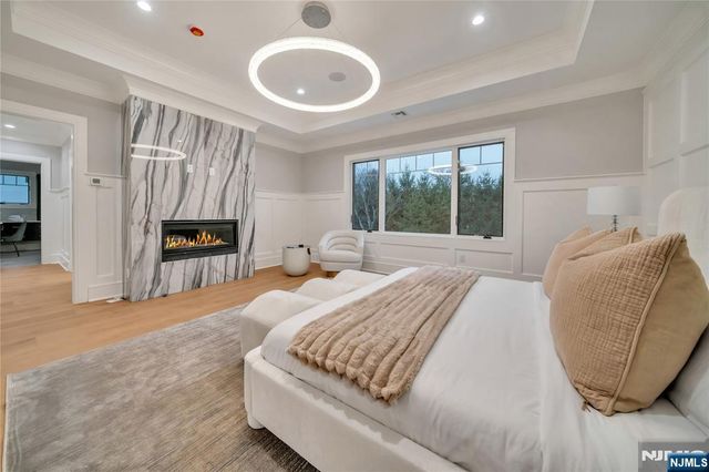 7 Central Avenue, Demarest, NJ 07627