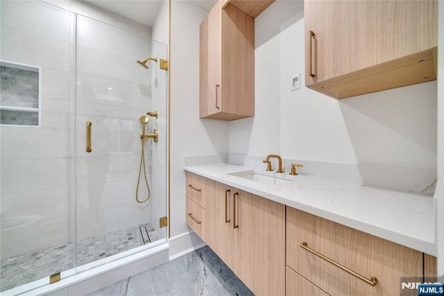 7 Central Avenue, Demarest, NJ 07627