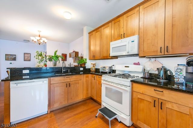 9 Cliff Rd D3, Woodland Park, NJ 07424