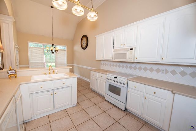 107 Arbor Lane, Centerville, GA 31028