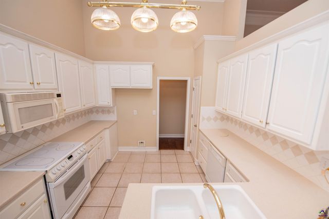107 Arbor Lane, Centerville, GA 31028