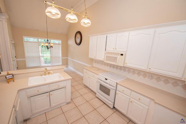 107 Arbor Lane, Centerville, GA 31028