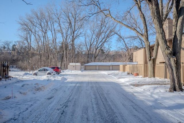 2543 Unity Avenue N, Golden Valley, MN 55422