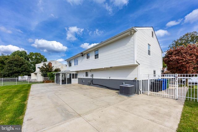 24 WESTBURY DR, Cherry Hill, NJ 08003