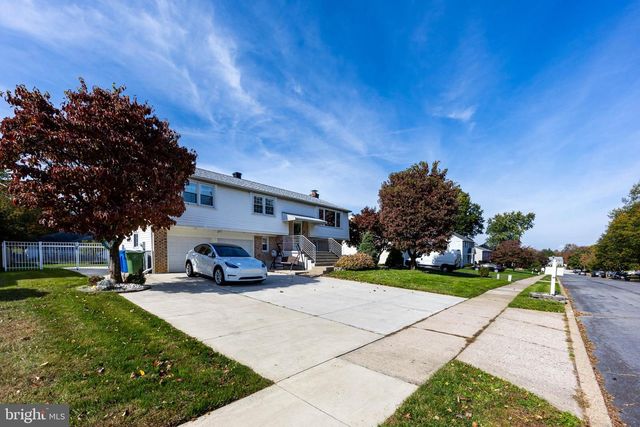 24 WESTBURY DR, Cherry Hill, NJ 08003