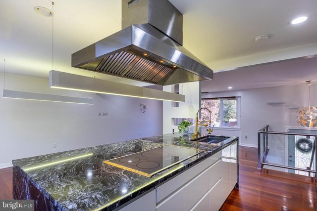 24 WESTBURY DR, Cherry Hill, NJ 08003