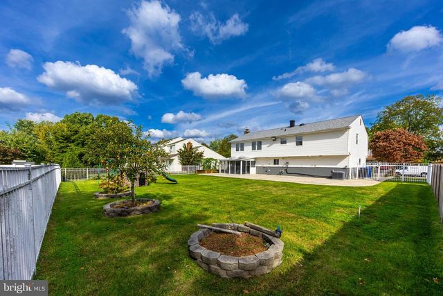 24 WESTBURY DR, Cherry Hill, NJ 08003