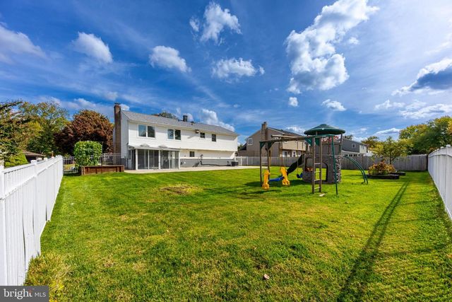 24 WESTBURY DR, Cherry Hill, NJ 08003