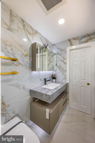 24 WESTBURY DR, Cherry Hill, NJ 08003