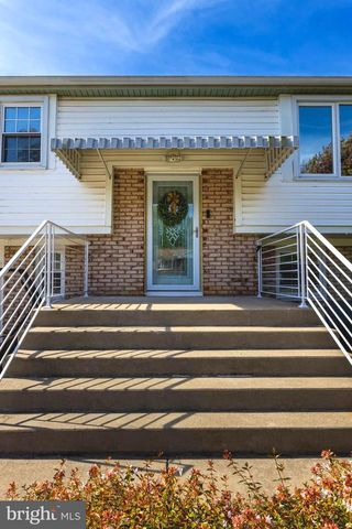 24 WESTBURY DR, Cherry Hill, NJ 08003