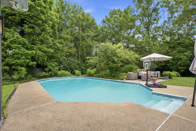 310 Idle Hour Drive, Lexington, KY 40502