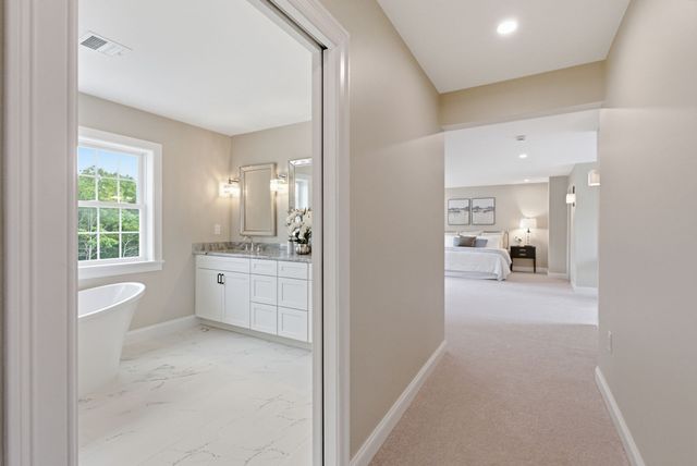 10 Citation Dr, Plymouth, MA 02360