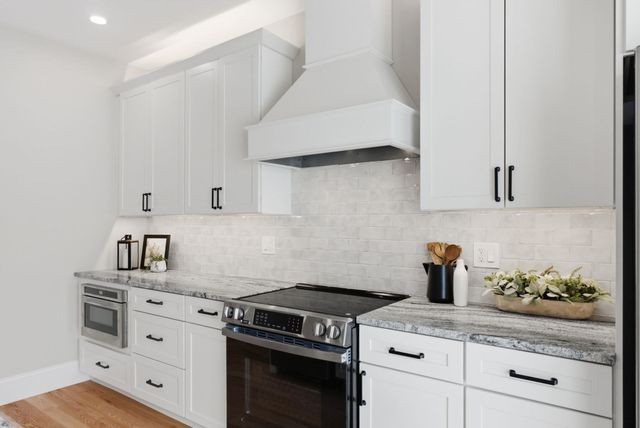 10 Citation Dr, Plymouth, MA 02360