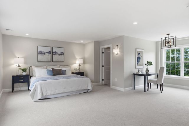 10 Citation Dr, Plymouth, MA 02360