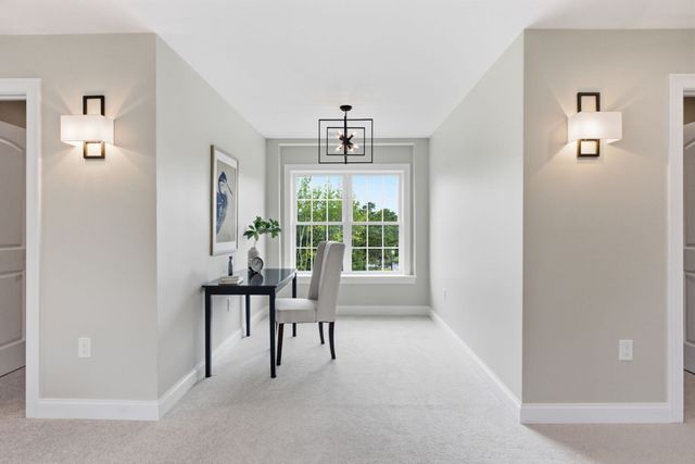 10 Citation Dr, Plymouth, MA 02360