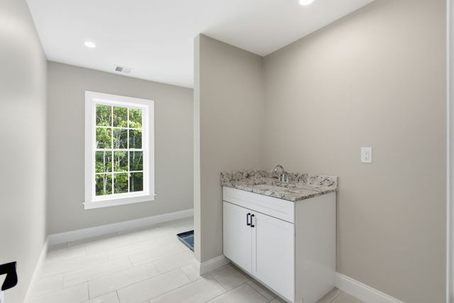 10 Citation Dr, Plymouth, MA 02360