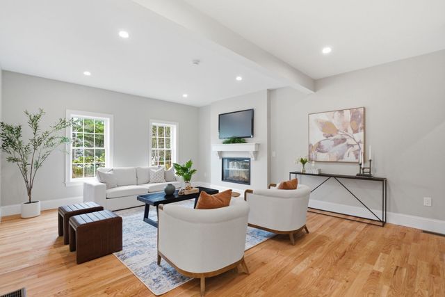 10 Citation Dr, Plymouth, MA 02360