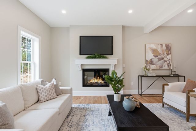 10 Citation Dr, Plymouth, MA 02360