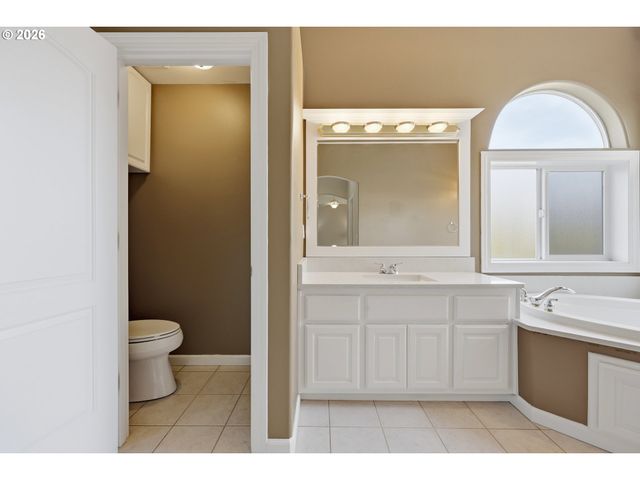 17808 Ne 38TH Way, Vancouver, WA 98682