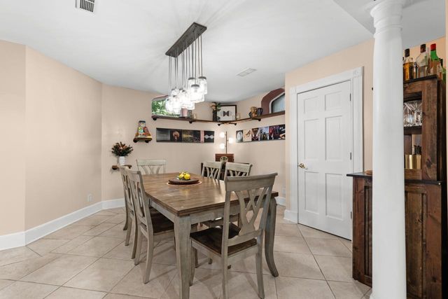 307 Ridgewood Avenue 4, Minneapolis, MN 55403