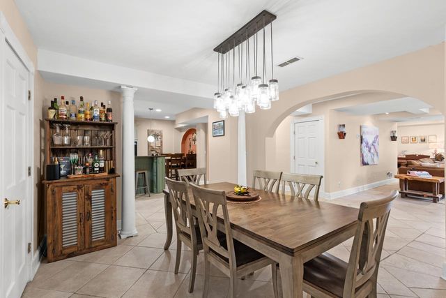 307 Ridgewood Avenue 4, Minneapolis, MN 55403