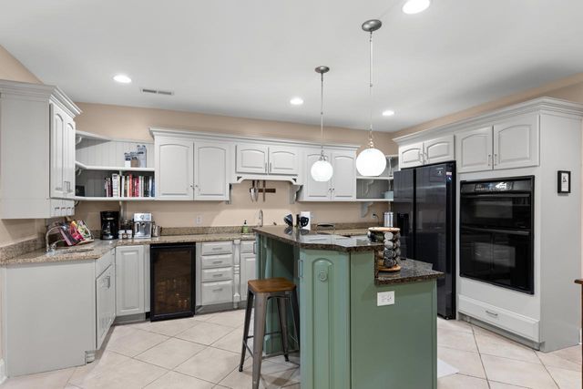 307 Ridgewood Avenue 4, Minneapolis, MN 55403