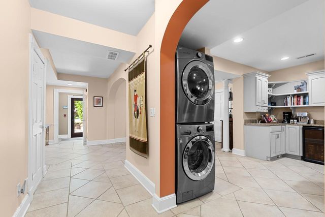 307 Ridgewood Avenue 4, Minneapolis, MN 55403