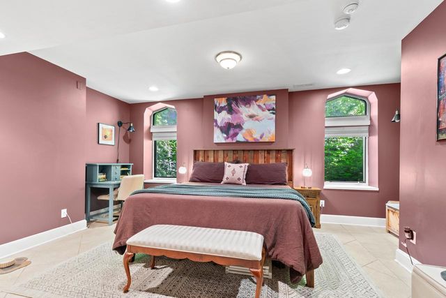 307 Ridgewood Avenue 4, Minneapolis, MN 55403