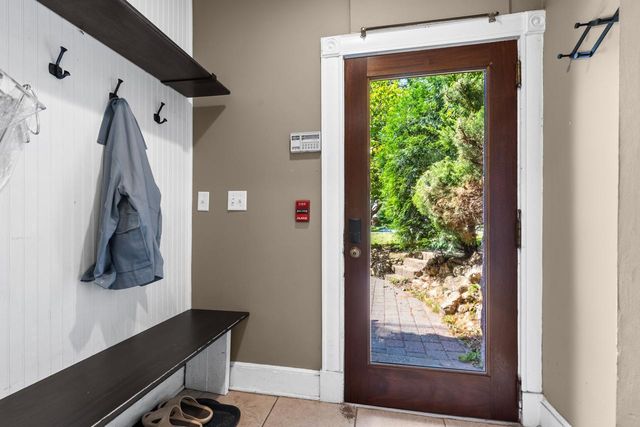 307 Ridgewood Avenue 4, Minneapolis, MN 55403