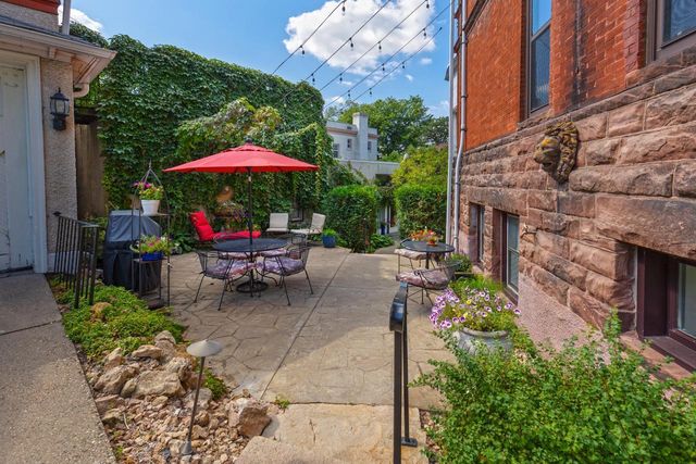 307 Ridgewood Avenue 4, Minneapolis, MN 55403