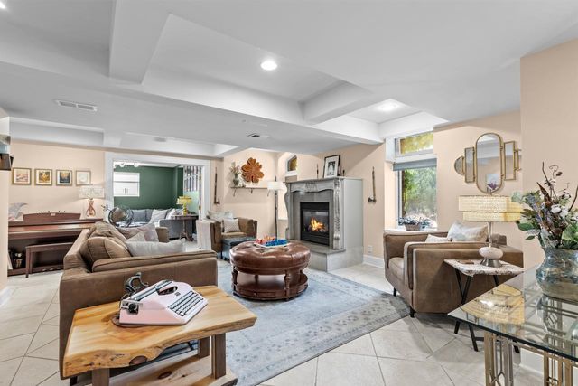 307 Ridgewood Avenue 4, Minneapolis, MN 55403