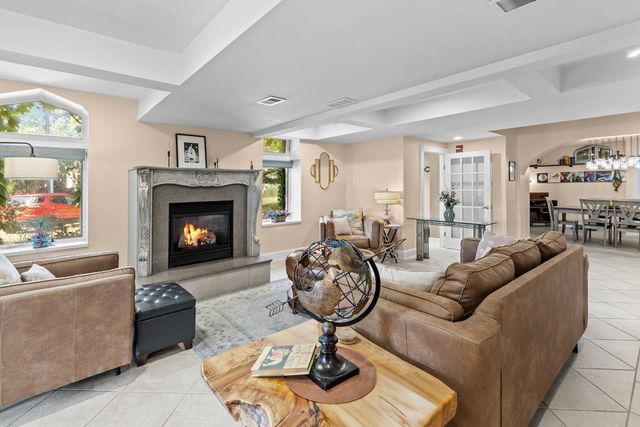 307 Ridgewood Avenue 4, Minneapolis, MN 55403