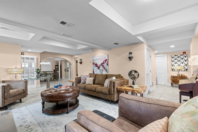 307 Ridgewood Avenue 4, Minneapolis, MN 55403