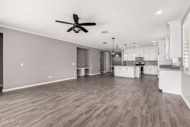 9785 W ROBIN Lane, Peoria, AZ 85383