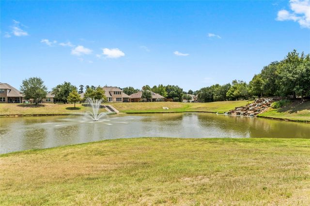24522 Emerald Pool Falls Drive, Tomball, TX 77375