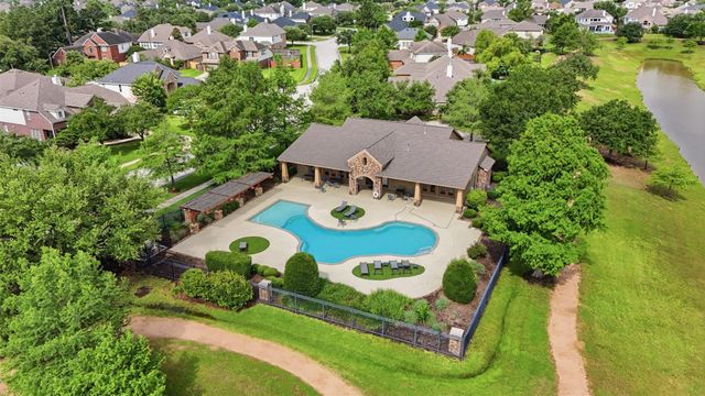 24522 Emerald Pool Falls Drive, Tomball, TX 77375