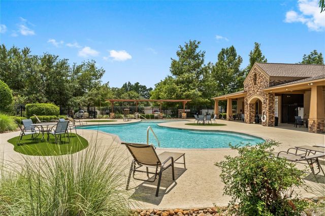24522 Emerald Pool Falls Drive, Tomball, TX 77375