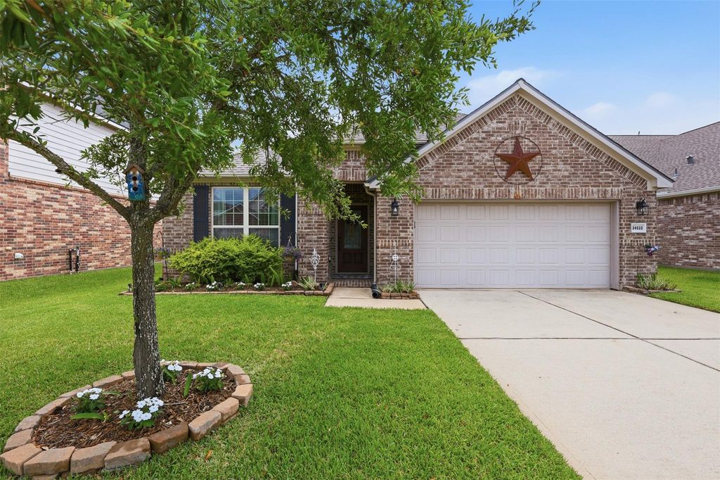 24522 Emerald Pool Falls Drive, Tomball, TX 77375